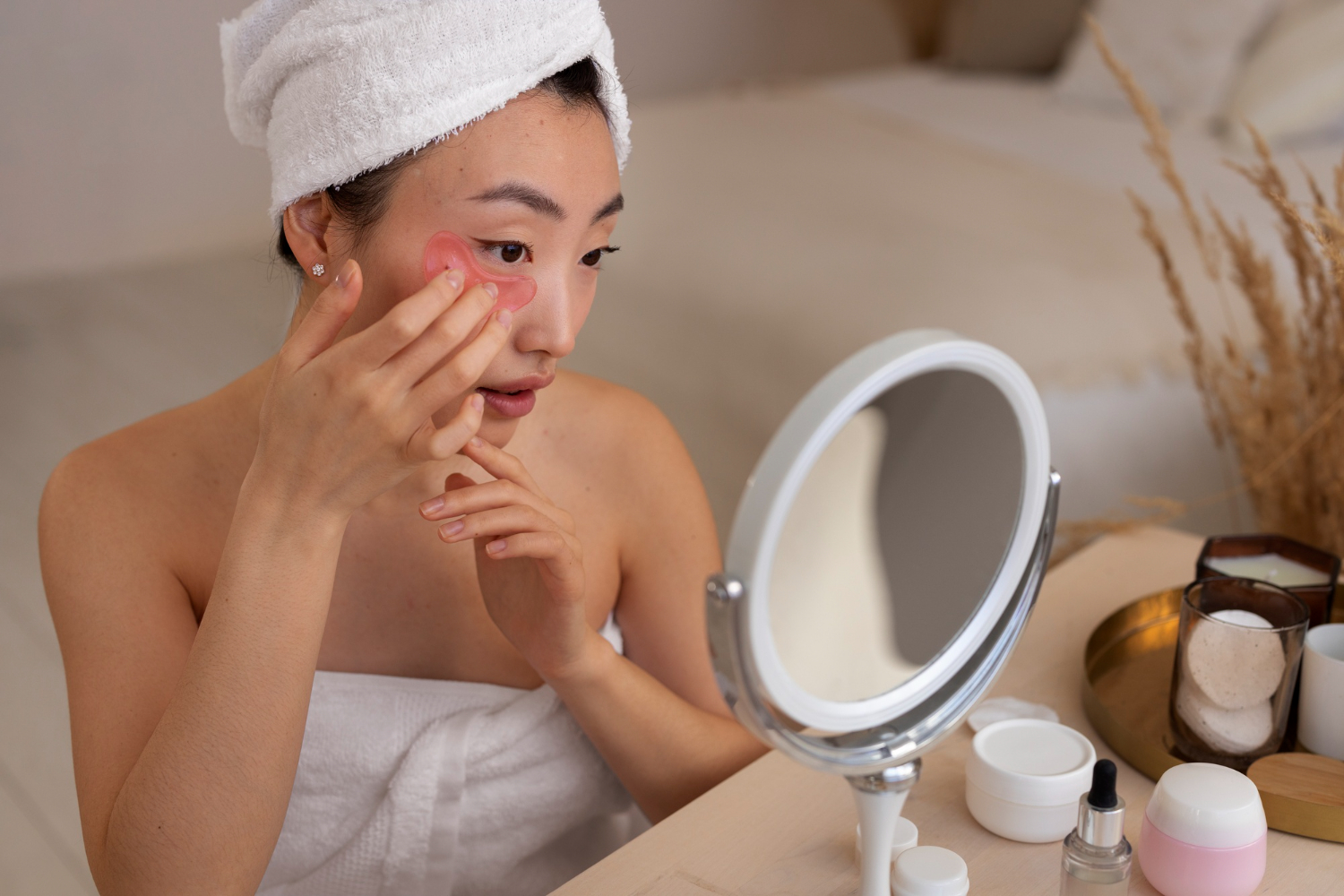6 Eye Mask untuk Atasi Mata Panda, Ada Focallure
