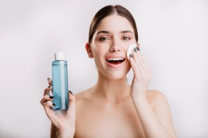 7 Rekomendasi Toner Vitamin C, Bikin Glowing dan Warna Kulit Merata