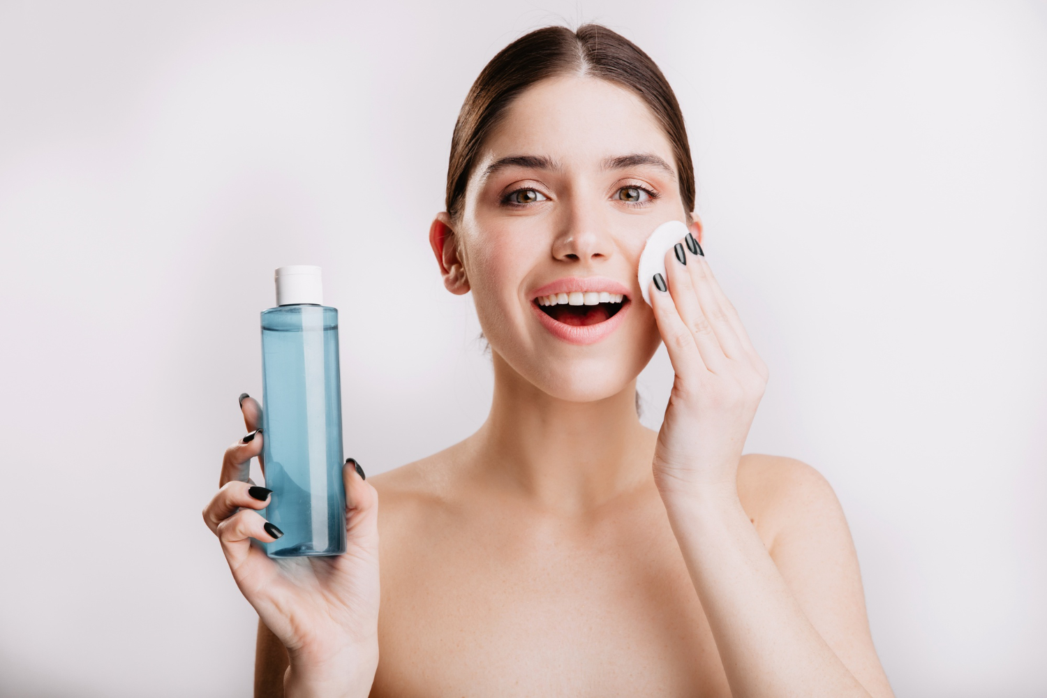 7 Rekomendasi Toner Vitamin C, Bikin Glowing dan Warna Kulit Merata