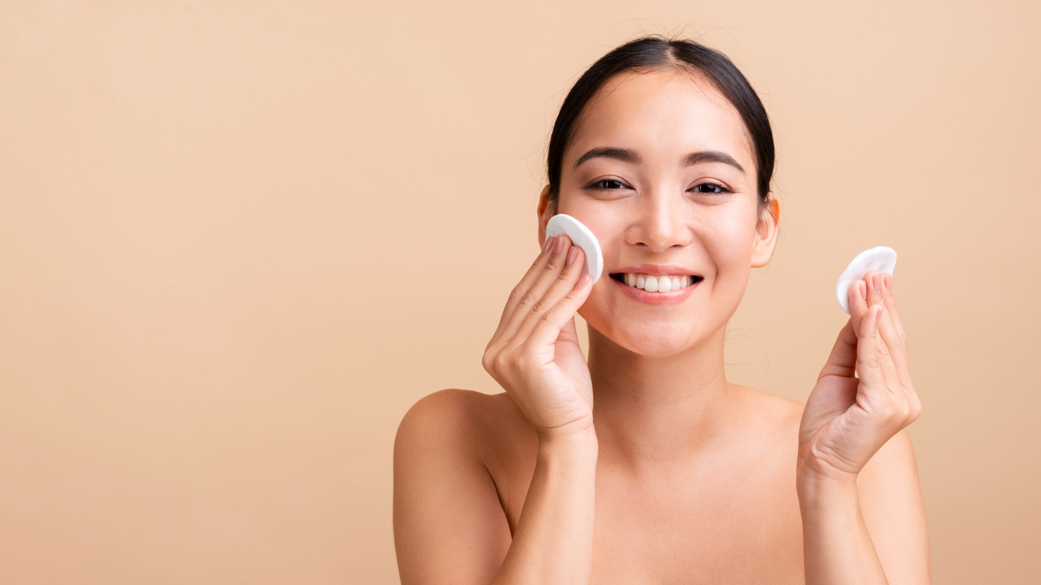 Micellar Water vs Milk Cleanser, Mana yang Terbaik Angkat Kotoran di Wajah?