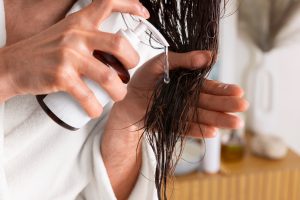 4 Hair Tonic untuk Perawatan Rambut dan Kulit Kepala