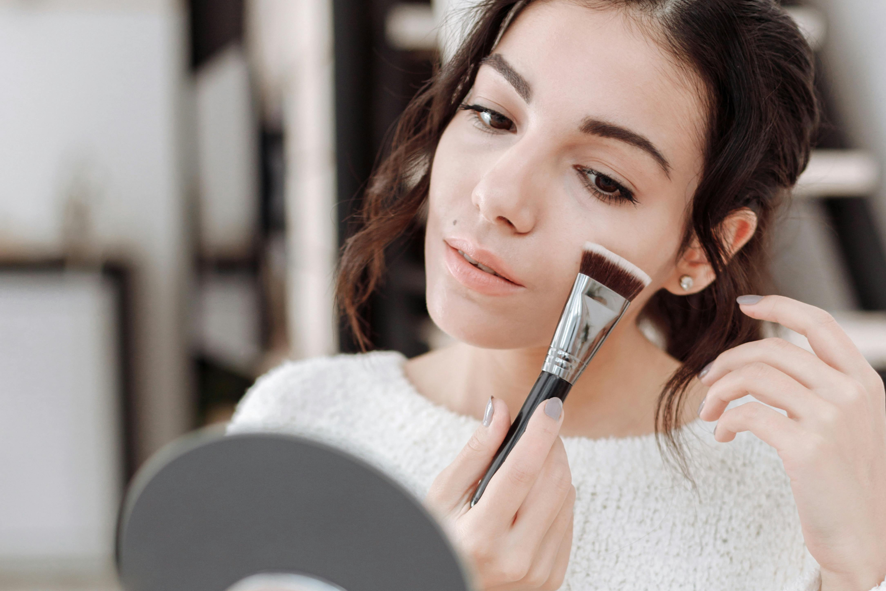 Miliki Kulit Wajah Kering dan Mengelupas? Ini 5 Trik Agar Tampilan Make Up Flawless