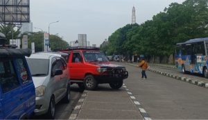 Haramnya Pengendara Bermotor Melintasi Trotoar dalam Islam