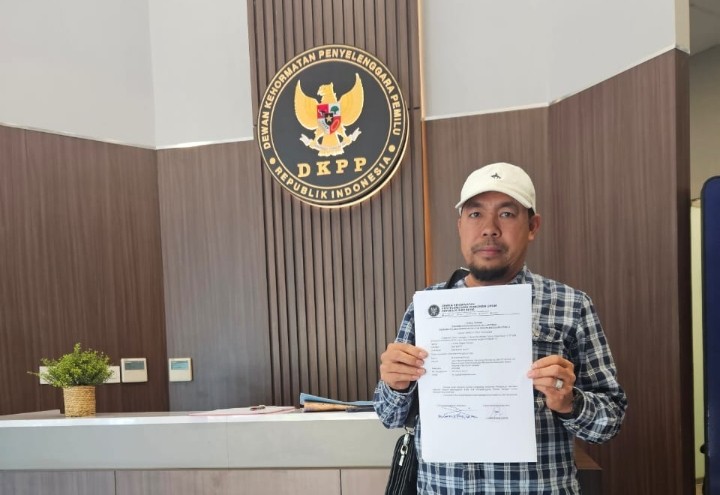 Tim Hukum Paslon Bupati Banjar Laporkan Lima Komisioner Bawaslu Kalsel ke DKPP