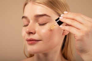6 Tips Pakai Serum Hyaluronic Acid, Bikin Kulit Terhidrasi Maksimal