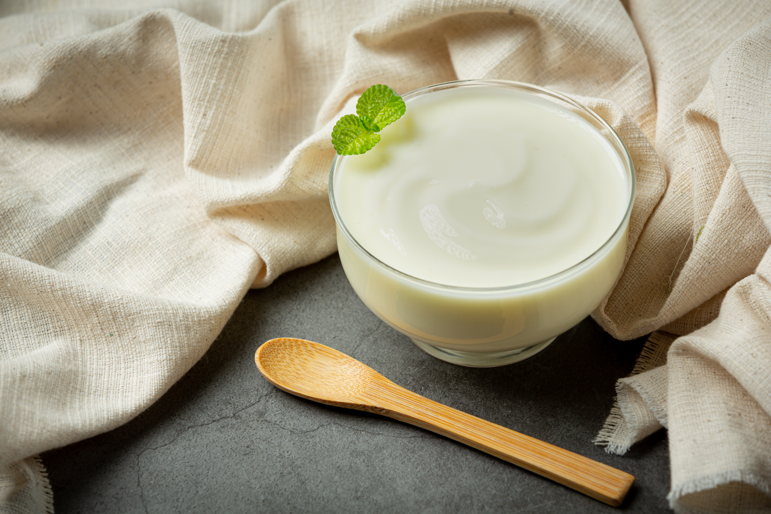 Manfaat Yogurt untuk Kulit: Perawatan Alami yang Menutrisi dan Mencerahkan