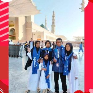 Kata Sejumlah Publik Figur Saat Mengomentari Sunhaji Bersama Mertua dan Anak Tiba di Tanah Suci Dibiayai Gus Miftah