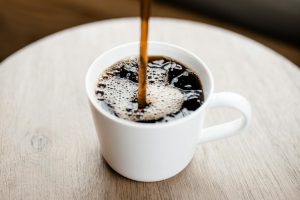 5 Kebiasaan Sehat Minum Kopi, Tidak Pakai Gula dan Krim?