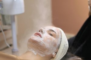 5 Langkah Uap Wajah yang Tepat di Rumah, Bikin Glowing Maksimal!