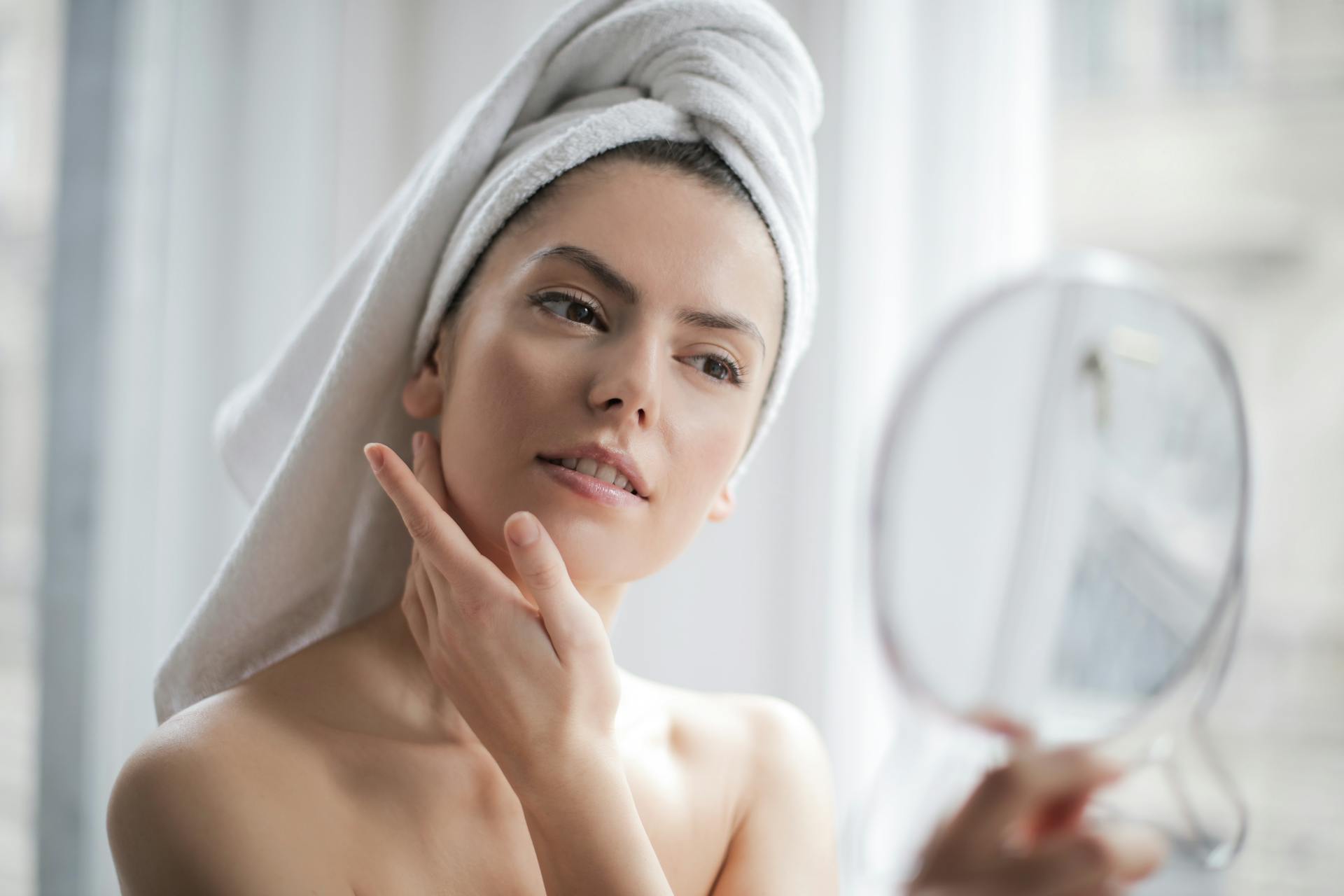 5 Tips Kulit Wajah Kencang Secara Alami, Pakai Kulit Jeruk?