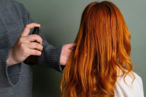 6 Tips Rawat Rambut Berwarna, Bikin Berkilau dan Tahan Lama