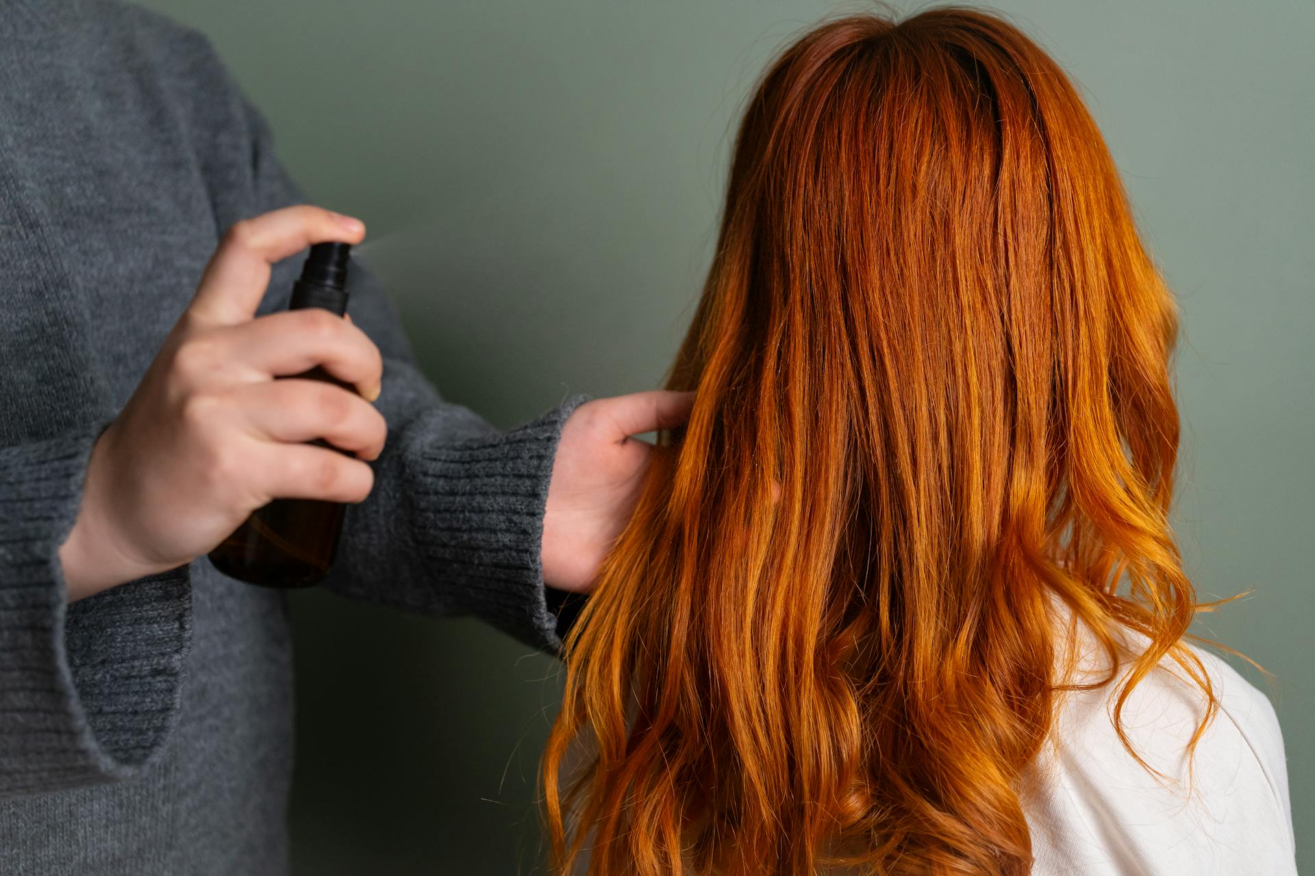 6 Tips Rawat Rambut Berwarna, Bikin Berkilau dan Tahan Lama