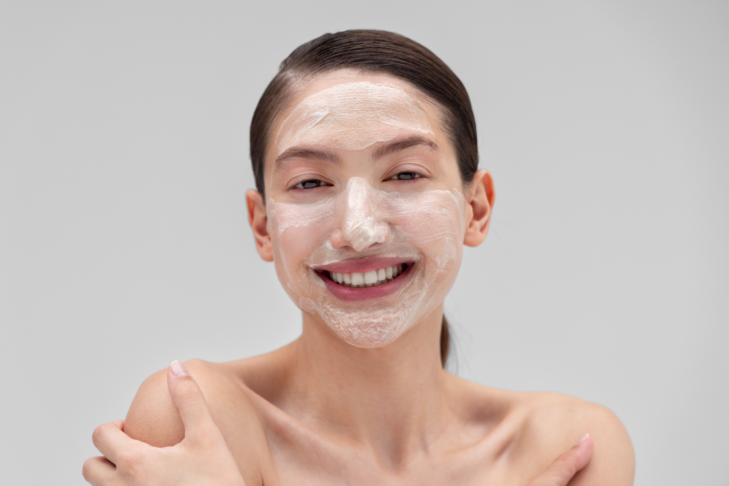 5 Cara Pakai Masker Gelatin, Bikin Wajah Makin Glowing