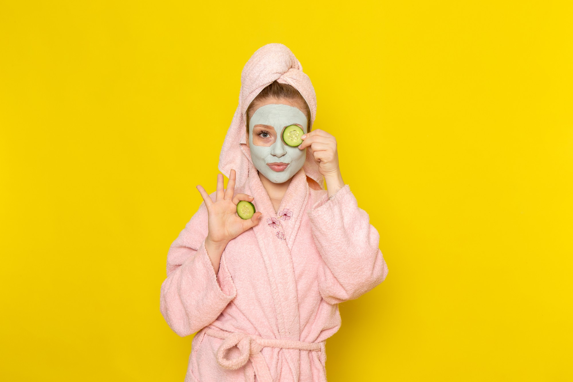 3 Masker Bahan Alami untuk Wajah Awet Muda, Ada Alpukat hingga Kopi