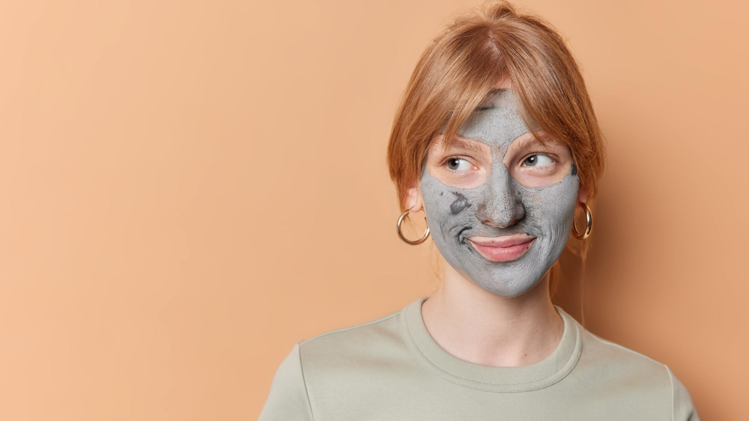 Clay Mask atau Mud Mask? Simak Manfaat dan Cara Memilih yang Tepat