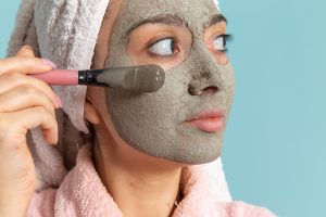 5 Manfaat Clay Mask, Cocok Digunakan Wajah Berjerawat