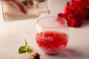 5 Manfaat Minum Air Mawar untuk Kesehatan Tubuh, Redakan Sakit Tenggorokan?