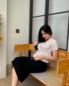 Artis Cantik Bulan Sutena yang Kerap Tampil dengan Makeup Tipis Tapi Selalu Memukau, Kini Tersandung Kasus